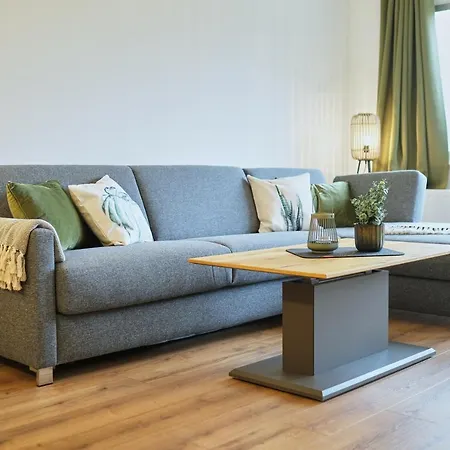 Topeingerichtete Große 2-zimmer Apartment